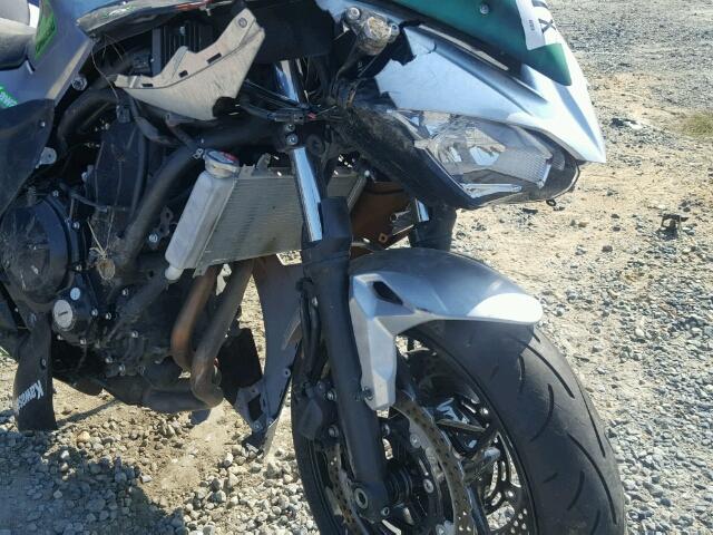 JKAEXEJ15HDA02012 - 2017 KAWASAKI EX650 J ორფეროვანი ფოტო 9