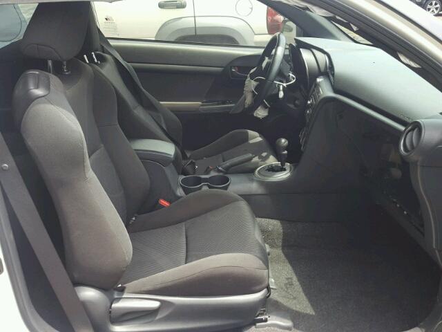 JTKJF5C79D3049851 - 2013 TOYOTA SCION TC 白色 照片 5