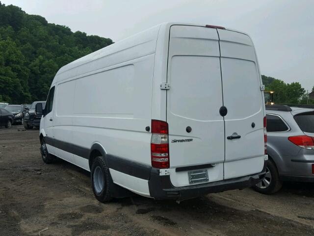 WD3PF4CC2B5550505 - 2011 MERCEDES-BENZ SPRINTER 3 WHITE photo 3