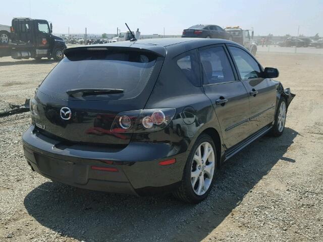 JM1BK344281116470 - 2008 MAZDA 3 HATCHBAC BLACK photo 4