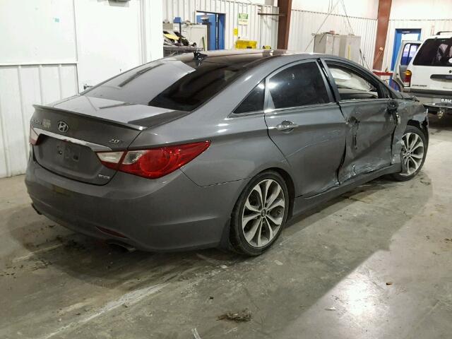 5NPEC4AB5DH601045 - 2013 HYUNDAI SONATA SE SILVER photo 4