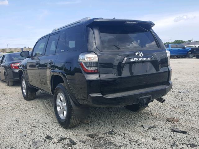 JTEBU5JR8H5458418 - 2017 TOYOTA 4RUNNER SR BLACK photo 3