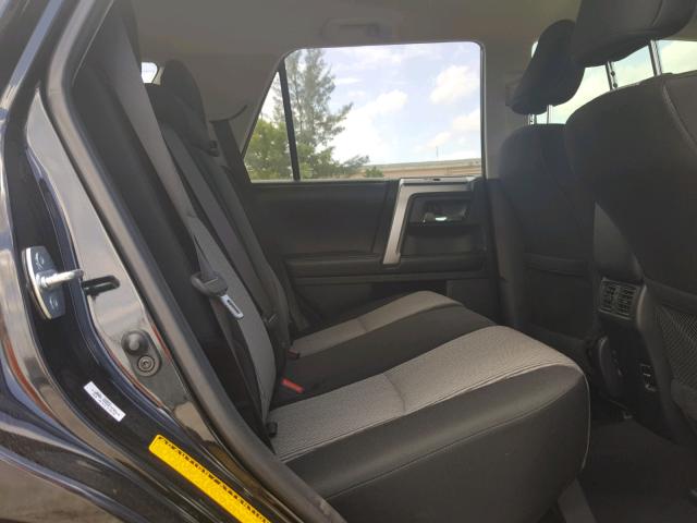 JTEBU5JR8H5458418 - 2017 TOYOTA 4RUNNER SR BLACK photo 6