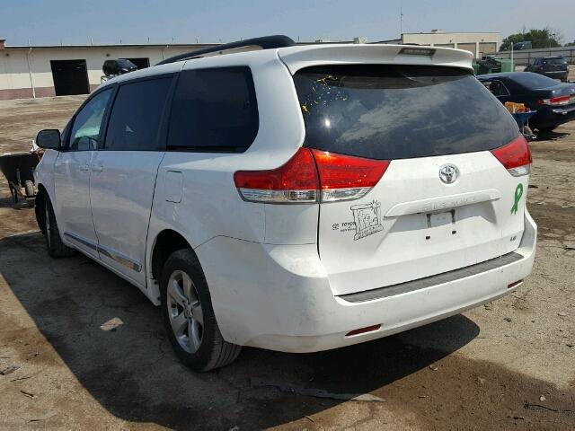 5TDKK3DC1DS395415 - 2013 TOYOTA SIENNA WHITE photo 3