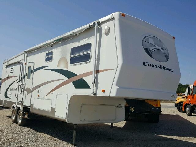 4V0FC32284A000402 - 2004 CROS ALL MODELS WHITE photo 1