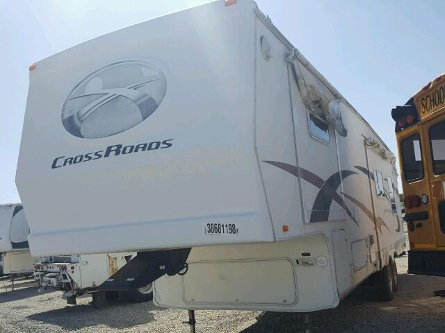 4V0FC32284A000402 - 2004 CROS ALL MODELS WHITE photo 2