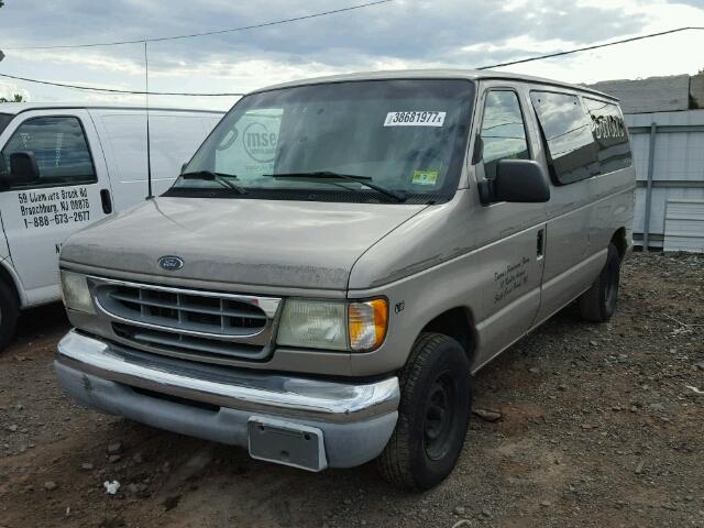 1FMRE11LX2HA76106 - 2002 FORD ECONOLINE GOLD photo 2