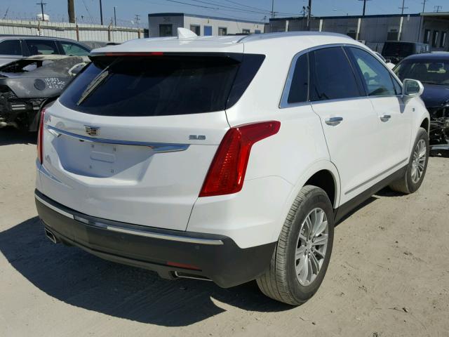 1GYKNBRS0HZ179393 - 2017 CADILLAC XT5 LUXURY WHITE photo 4