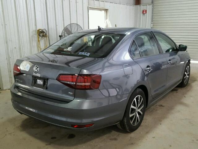 3VWD67AJ8GM382993 - 2016 VOLKSWAGEN JETTA SE GRAY photo 4