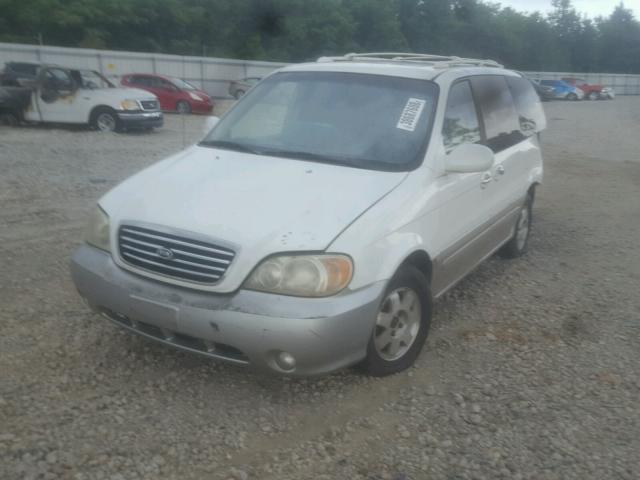 KNDUP131936427671 - 2003 KIA SEDONA EX WHITE photo 2