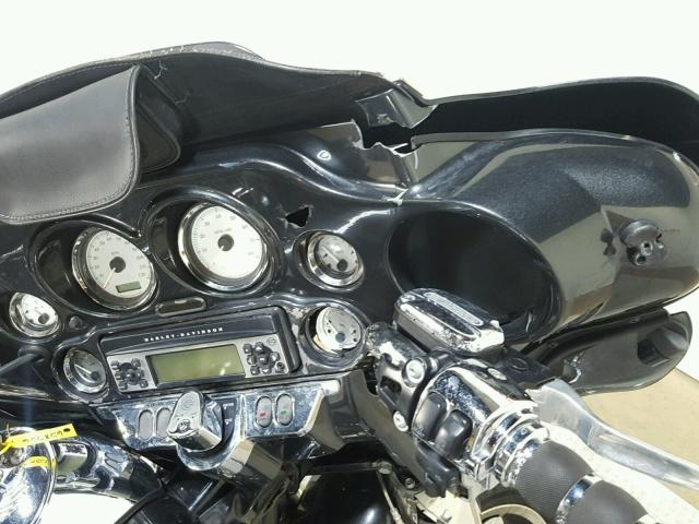 1HD1KB4139Y628726 - 2009 HARLEY-DAVIDSON FLHX BLACK photo 16