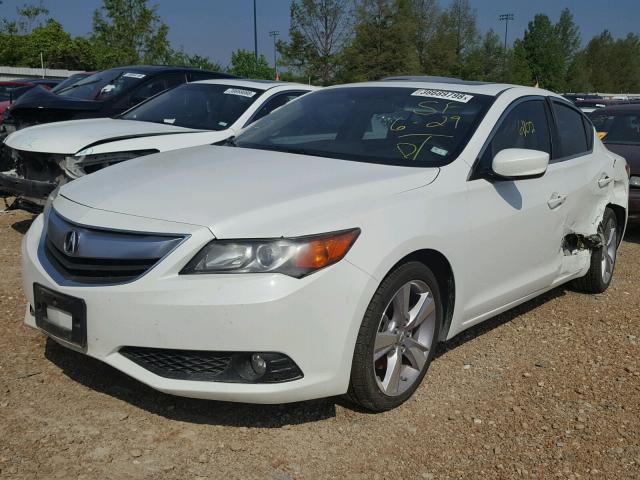 19VDE2E56DE000903 - 2013 ACURA ILX 24 PRE WHITE photo 2