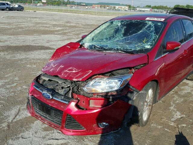 1FAHP3M28CL168246 - 2012 FORD FOCUS SEL RED photo 10