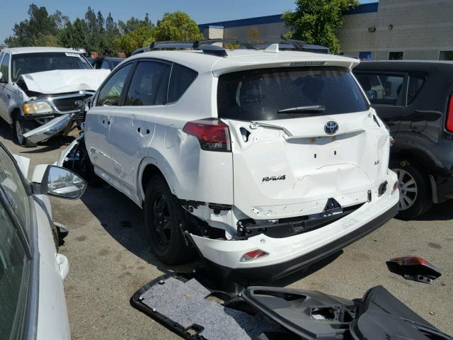 JTMZFREV3JJ726641 - 2018 TOYOTA RAV4 LE WHITE photo 3