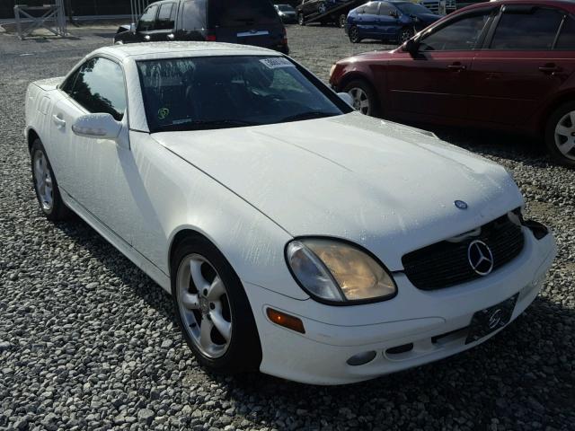 WDBKK65F42F246356 - 2002 MERCEDES-BENZ SLK 320 WHITE photo 1