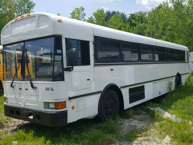 4DRBXAANX6A986883 - 2006 IC CORPORATION 3000 白色 照片 2