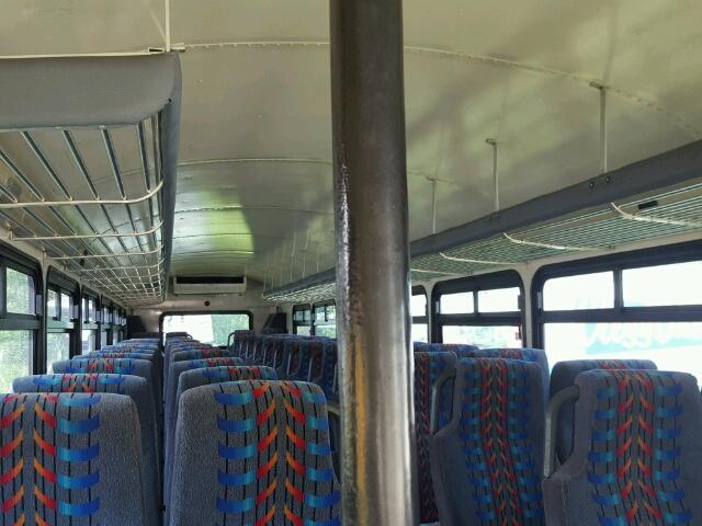 4DRBXAANX6A986883 - 2006 IC CORPORATION 3000 白色 照片 6