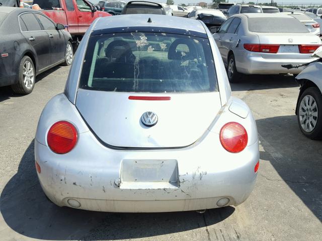 3VWCD21C2YM464161 - 2000 VOLKSWAGEN NEW BEETLE 银色 照片 10