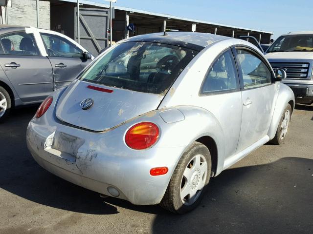 3VWCD21C2YM464161 - 2000 VOLKSWAGEN NEW BEETLE 银色 照片 4
