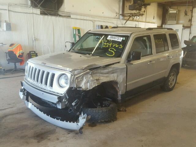 1J4NF1GB1BD229763 - 2011 JEEP PATRIOT SP SILVER photo 2