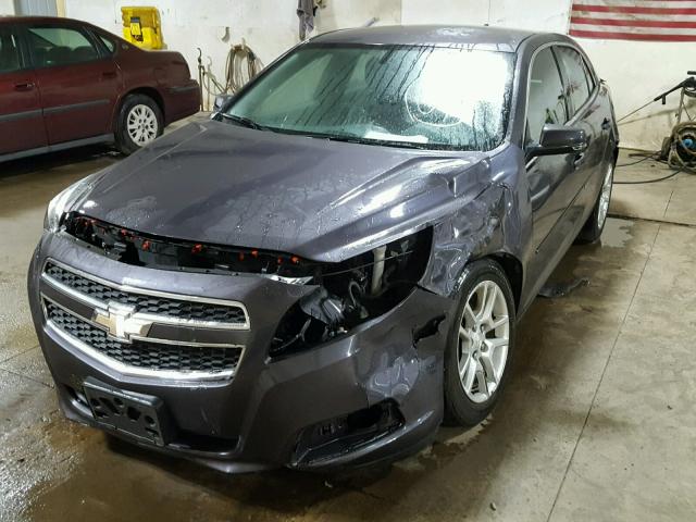 1G11C5SA1DF146840 - 2013 CHEVROLET MALIBU 1LT 灰色 照片 2