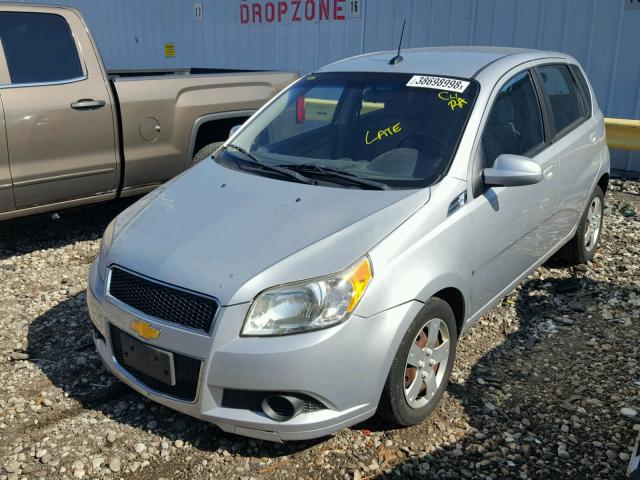 KL1TD66E59B385118 - 2009 CHEVROLET AVEO LS SILVER photo 2