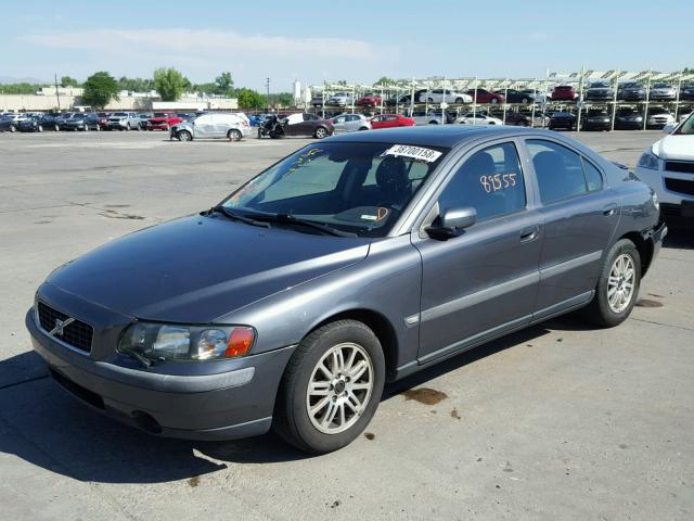 YV1RS61T942340989 - 2004 VOLVO S60 GRAY photo 2