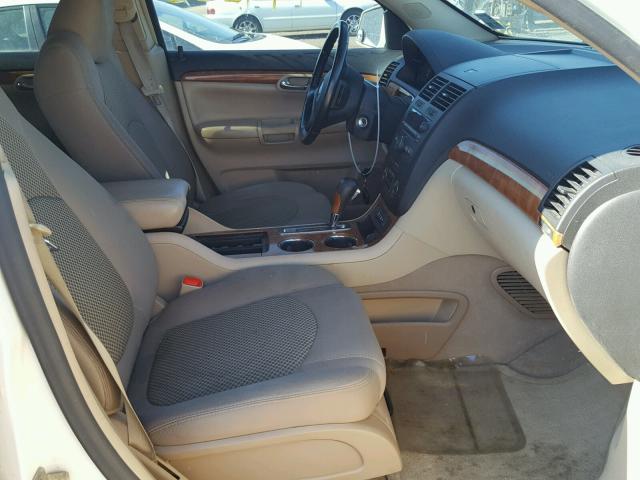 5GZEV23738J255502 - 2008 SATURN OUTLOOK XR თეთრი ფოტო 5