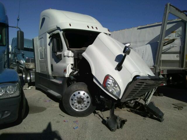 3AKJGLDV8HSHM3488 - 2017 FREIGHTLINER CASCADIA 1 WHITE photo 1