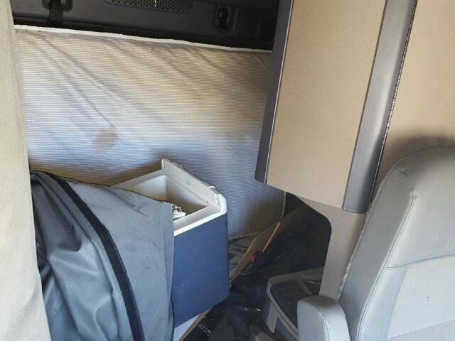 3AKJGLDV8HSHM3488 - 2017 FREIGHTLINER CASCADIA 1 WHITE photo 6