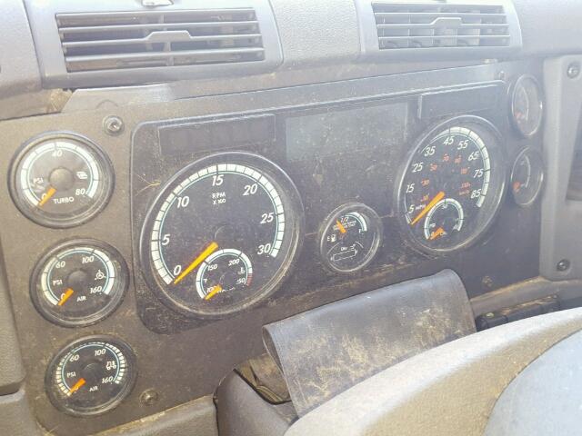 3AKJGLDV8HSHM3488 - 2017 FREIGHTLINER CASCADIA 1 WHITE photo 8