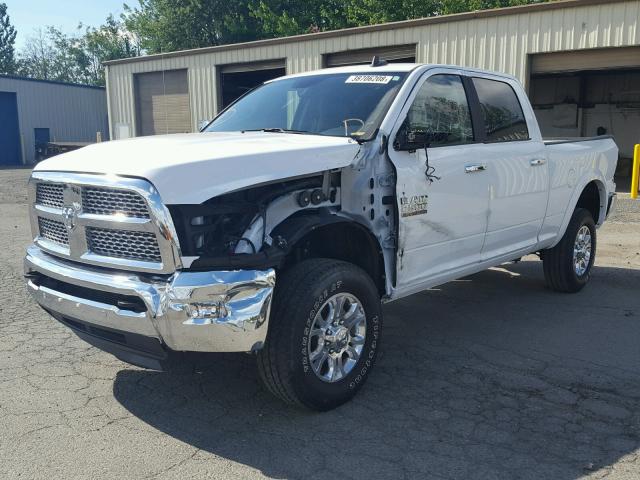 3C6UR5FL2HG755025 - 2017 RAM 2500 LARAM WHITE photo 2