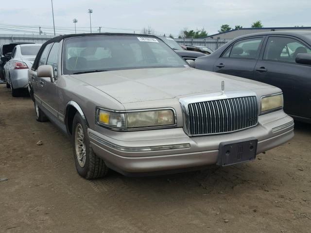 1LNLM82W1SY648688 - 1995 LINCOLN TOWN CAR S GOLD photo 1