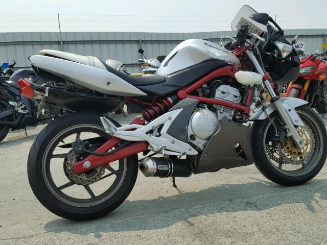 JKAEXEA166A001656 - 2006 KAWASAKI EX650 A6F SILVER photo 4