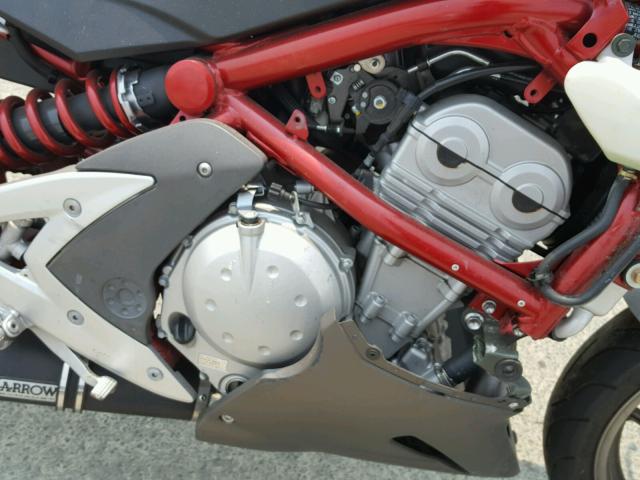 JKAEXEA166A001656 - 2006 KAWASAKI EX650 A6F SILVER photo 7