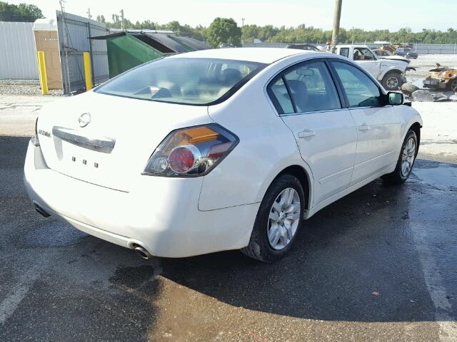 1N4AL2AP9AN416478 - 2010 NISSAN ALTIMA BAS WHITE photo 4