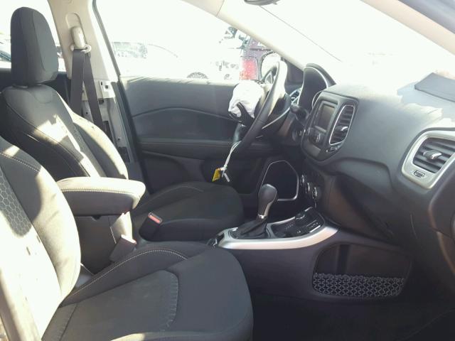 3C4NJDAB1JT213425 - 2018 JEEP COMPASS SP 灰色 照片 5