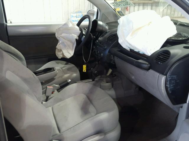 3VWCB21C72M440094 - 2002 VOLKSWAGEN NEW BEETLE Gümüş foto 5