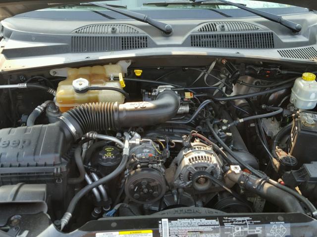 1J8GL38K45W626435 - 2005 JEEP LIBERTY RE 绿色 照片 7