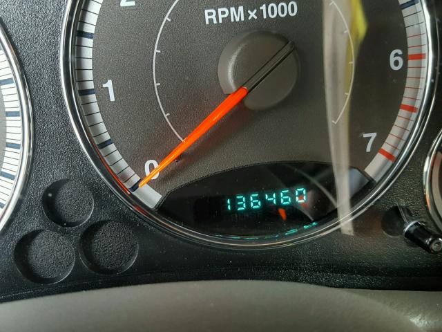 1J8GL38K45W626435 - 2005 JEEP LIBERTY RE 绿色 照片 8