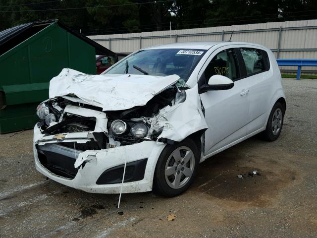 1G1JB6SH9G4152102 - 2016 CHEVROLET SONIC LS 白色 照片 2