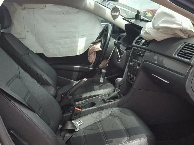 1VWAT7A30FC054545 - 2015 VOLKSWAGEN PASSAT S ذهبي صورة 5