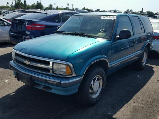 1GNDT13W3T2143328 - 1996 CHEVROLET BLAZER TURQUOISE photo 2