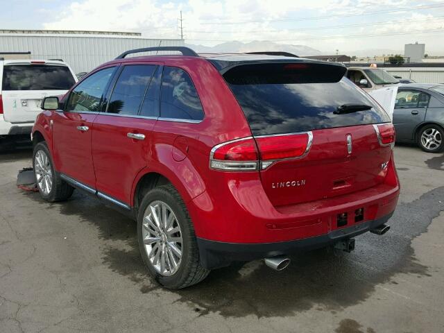 2LMDJ6JK2CBL04659 - 2012 LINCOLN MKX RED photo 3