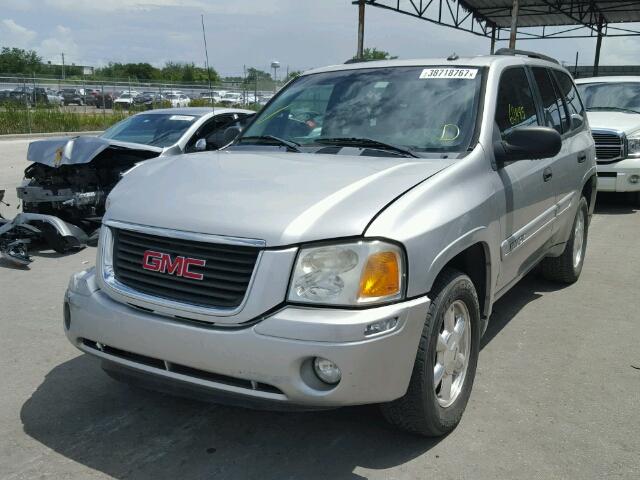 1GKDS13S552287124 - 2005 GMC ENVOY SILVER photo 2