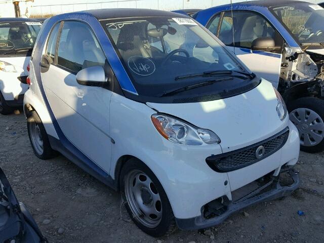 WMEEJ3BA5DK719587 - 2013 SMART FORTWO PUR WHITE photo 1