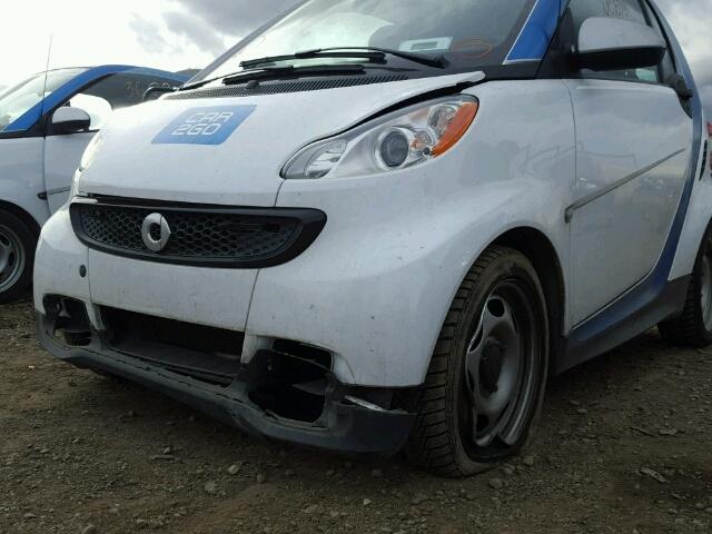 WMEEJ3BA5DK719587 - 2013 SMART FORTWO PUR WHITE photo 10