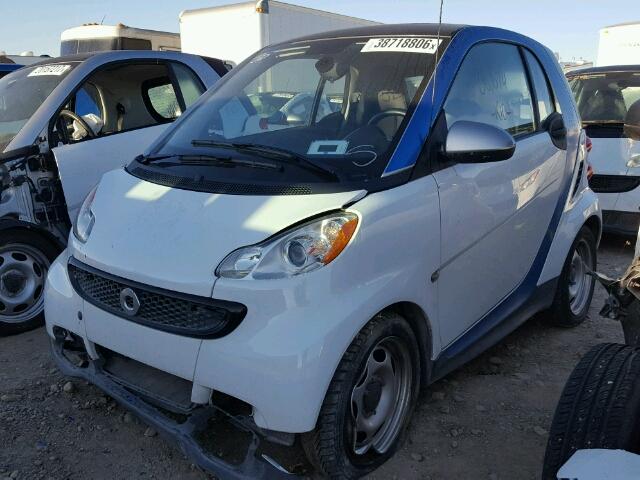 WMEEJ3BA5DK719587 - 2013 SMART FORTWO PUR WHITE photo 2