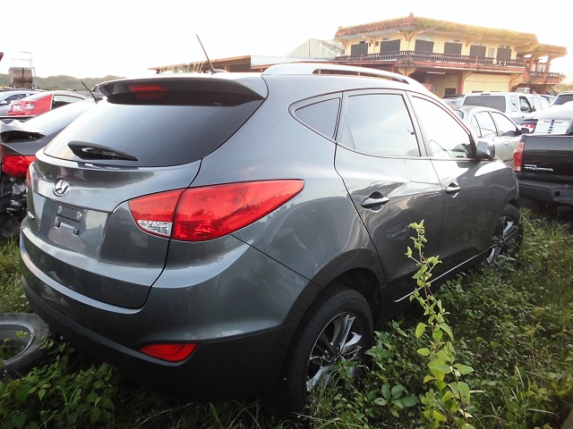 KM8JT3AF8EU830298 - 2014 HYUNDAI TUCSON GL GRAY photo 4