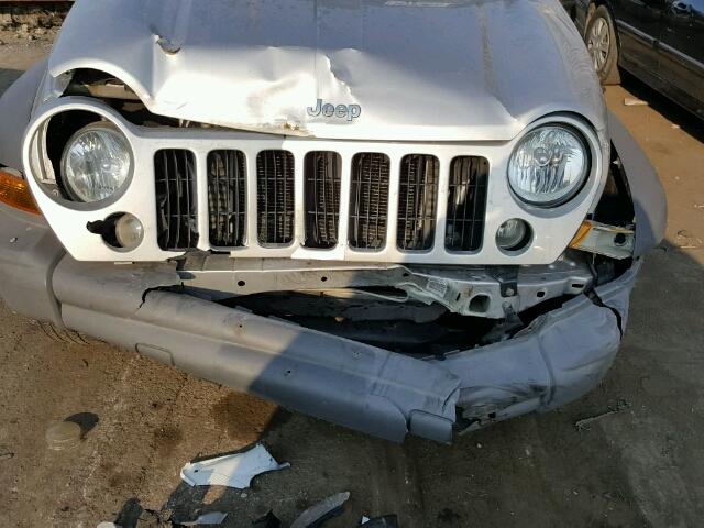 1J8GL48K55W664908 - 2005 JEEP LIBERTY SP SILVER photo 9